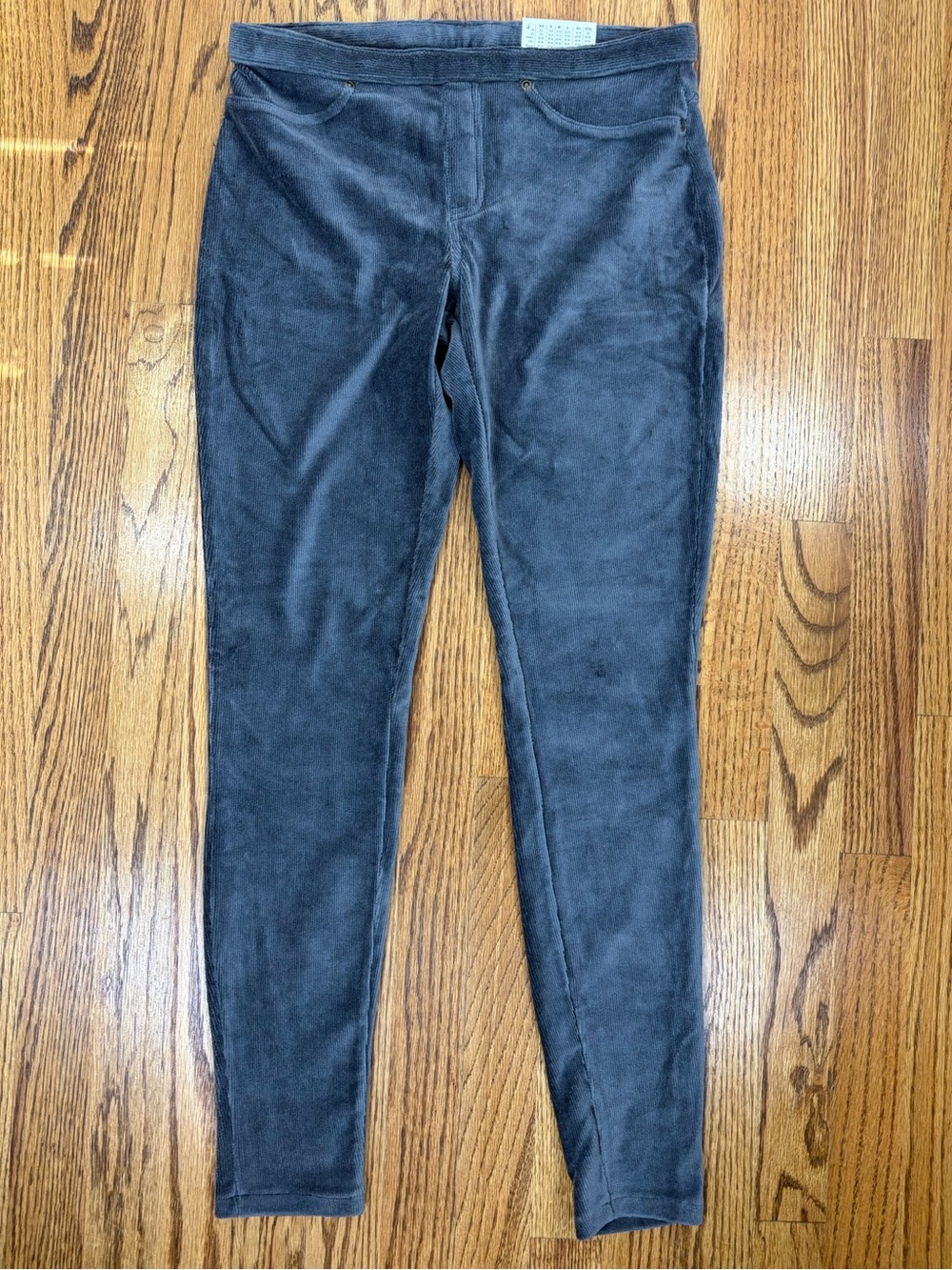 NWT HUE Cobblestone Corduroy Leggings (M)